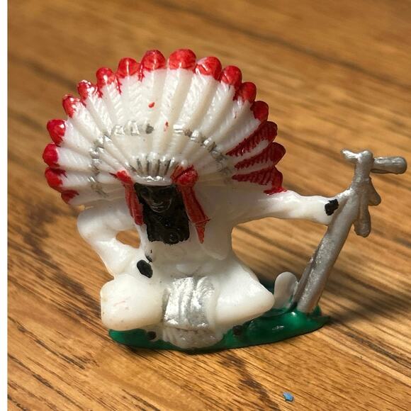 Vintage Chief Teepee & Totem, Cake Topper Decor Set Plastic 4 Piece - Picture 5 of 8